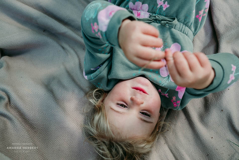 child looking at the sun