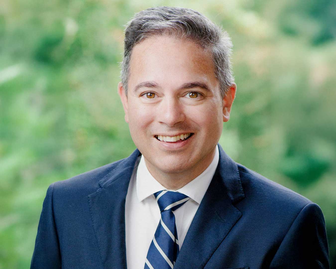 Premier outdoor headshots for Chamber of Commerce